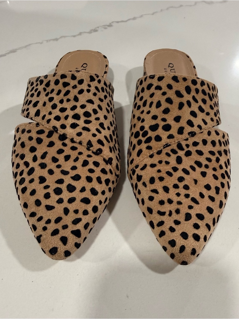 Pointed Cheetah Print Slip-On Mules in Tan/Black
